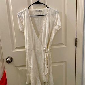 White lien wrap dress